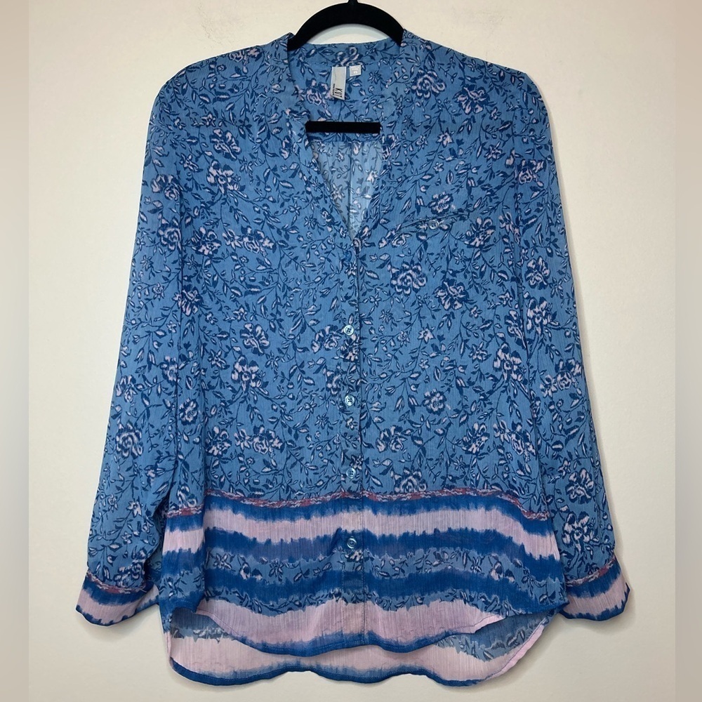 KUT from the Kloth Jasmine Top Blue Sheer Roll Tab
Long Sleeve Button Up Size XS